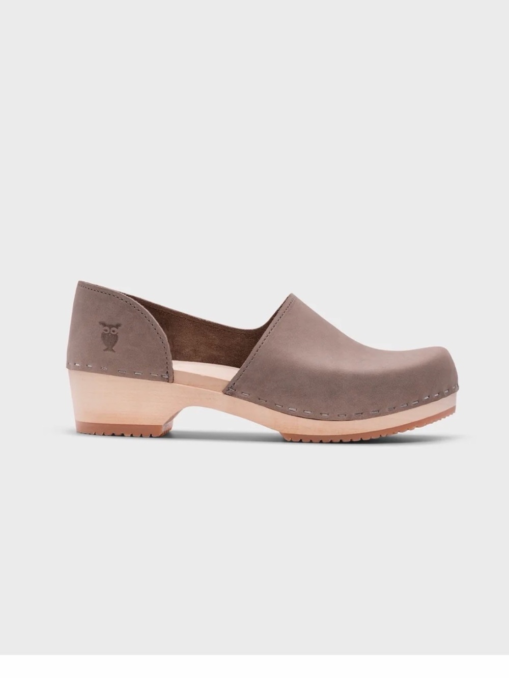 Sandgrens Brett Low Closed-back Clogs in Stone